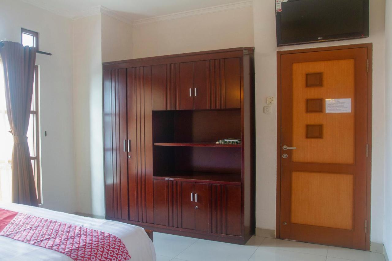 Hotel Oyo 3894 Karunia Muslim Syariah Jakarta Exteriér fotografie