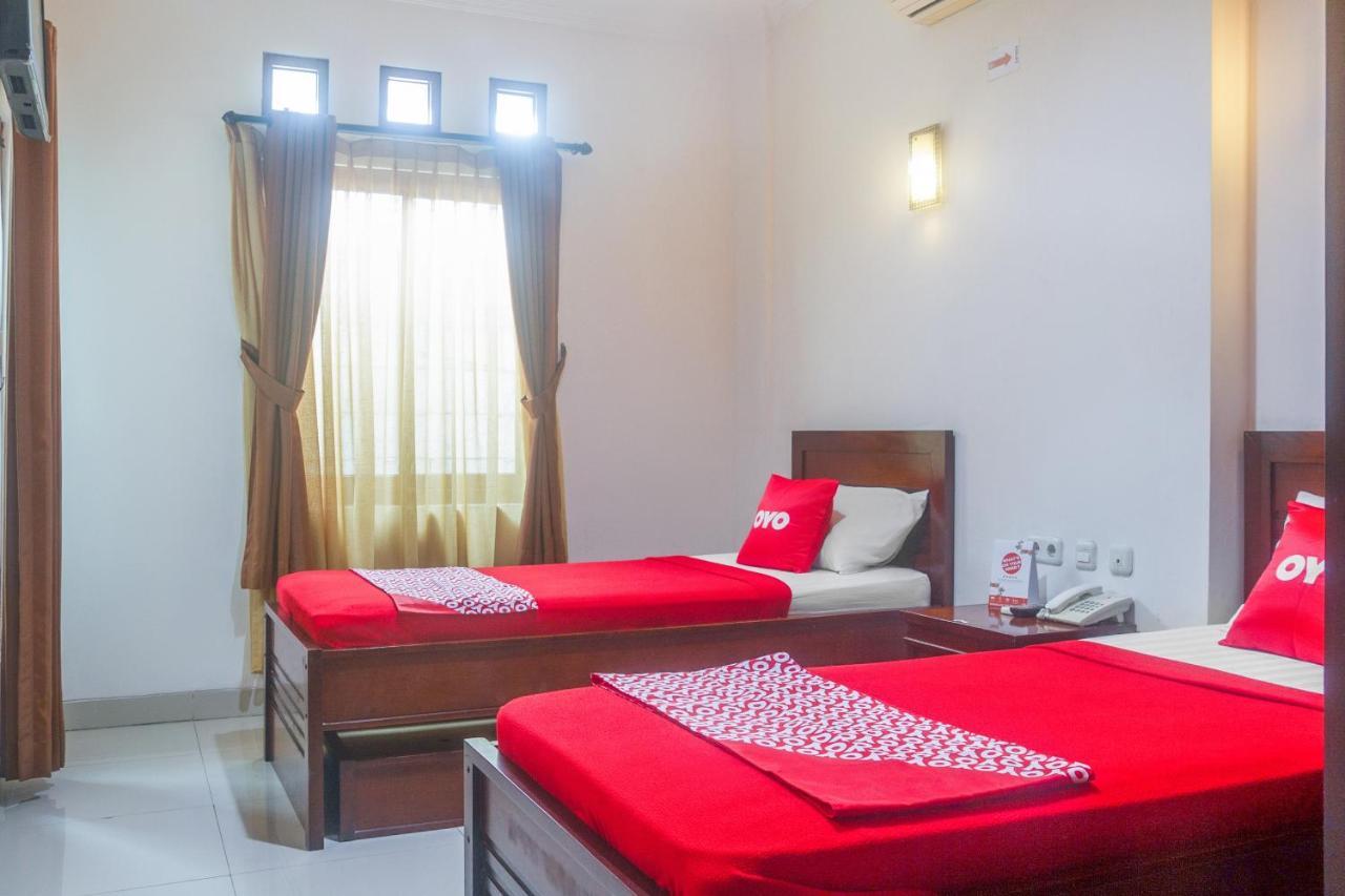 Hotel Oyo 3894 Karunia Muslim Syariah Jakarta Exteriér fotografie