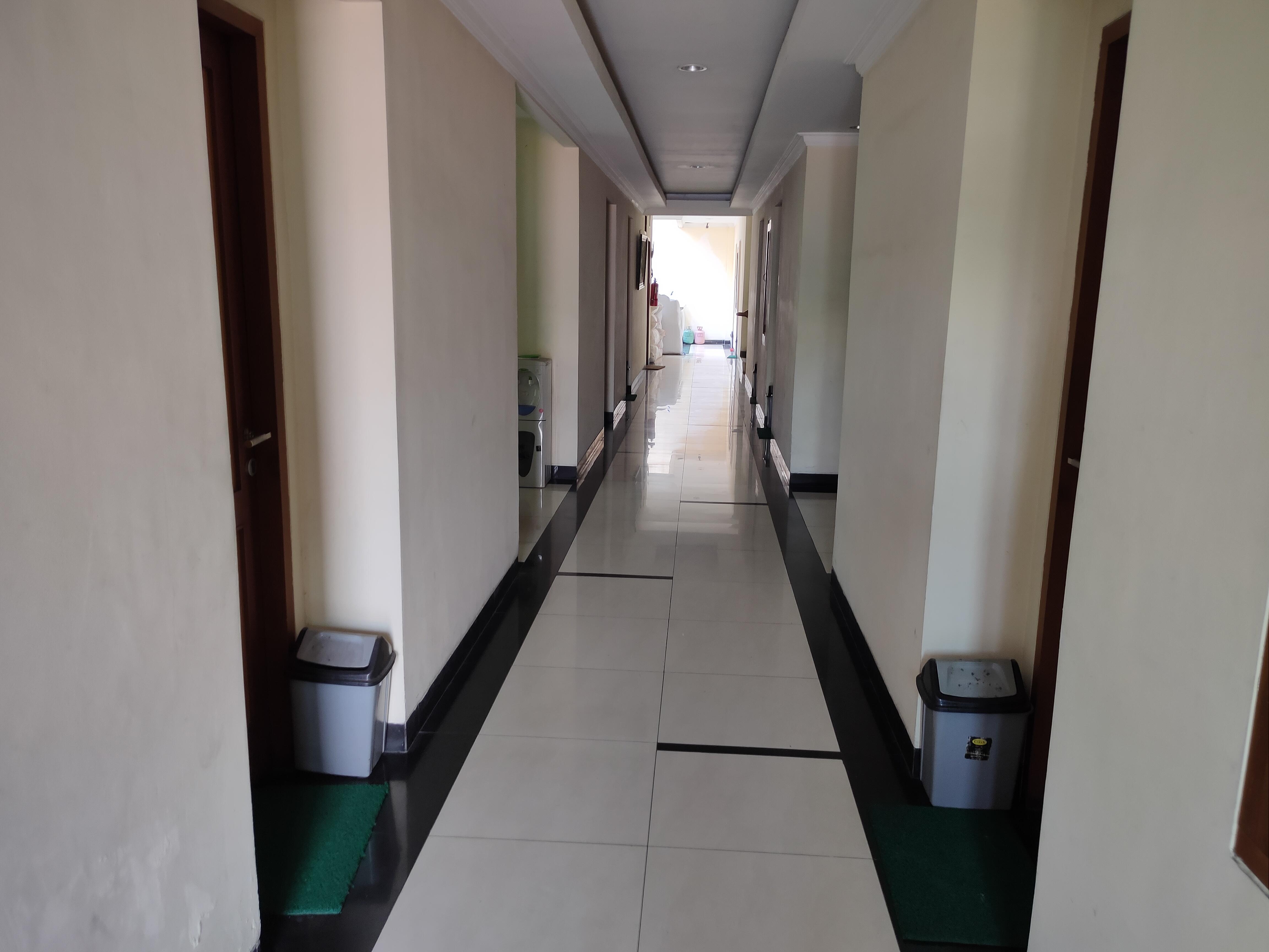 Hotel Oyo 3894 Karunia Muslim Syariah Jakarta Exteriér fotografie